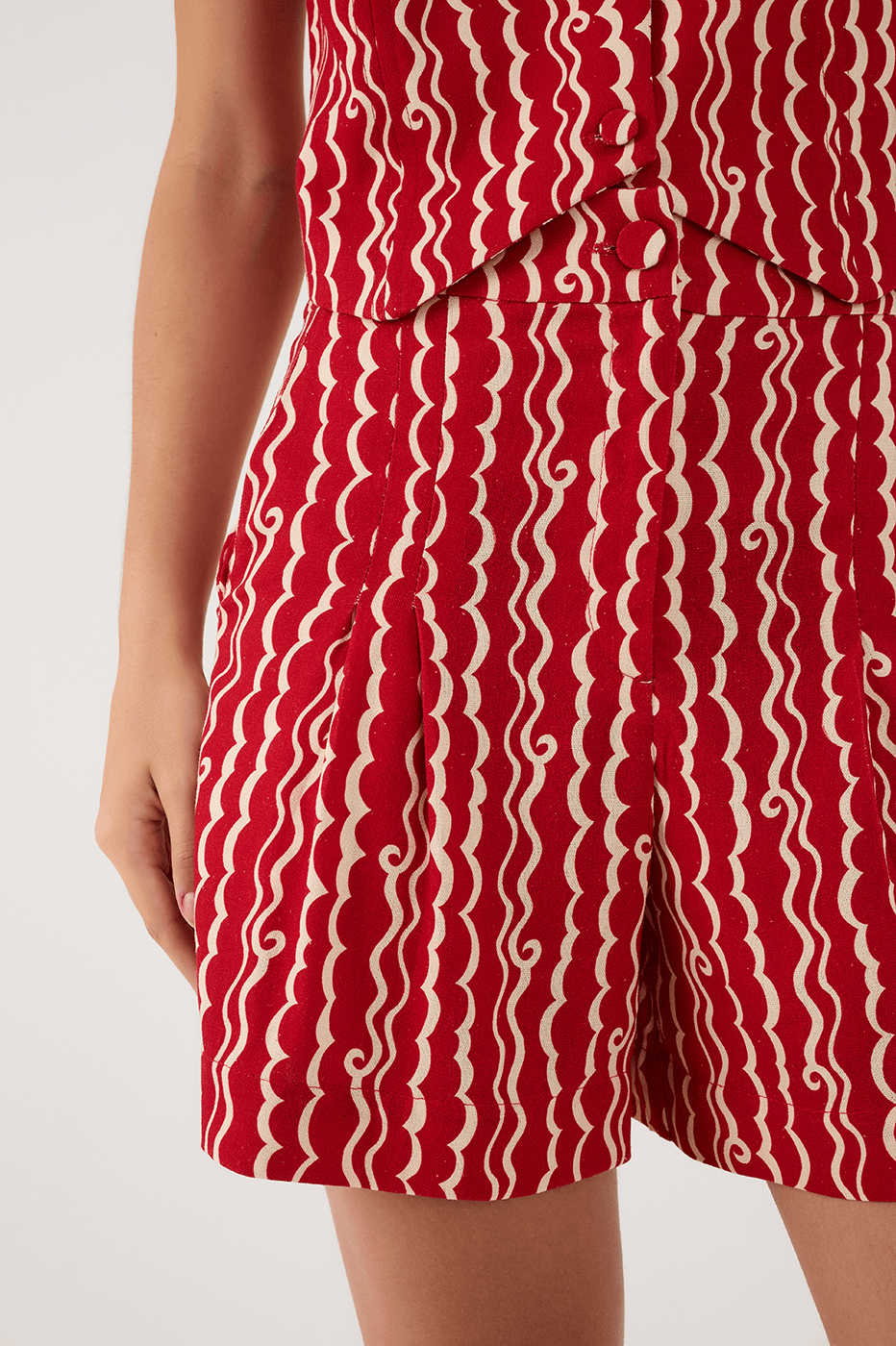Red Atlantica Side Pockets Pleats Bermuda Shorts