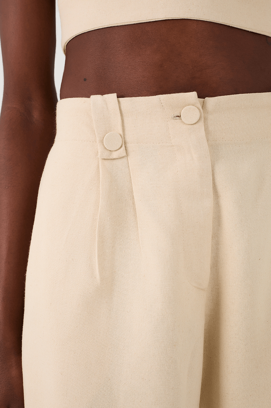 Off-White Buttoned Waist Side Pockets Bermuda Shorts