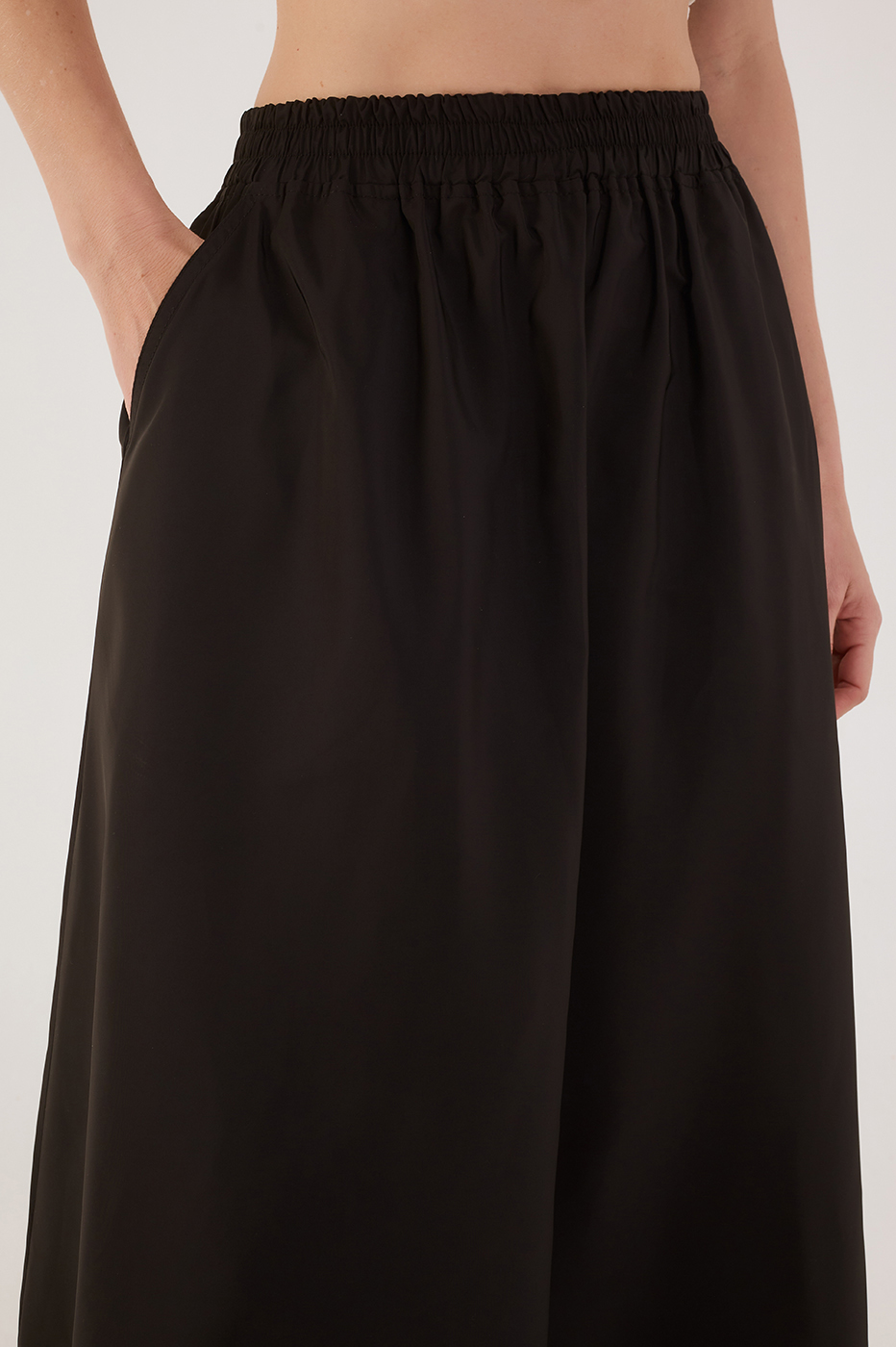 Black Elastic Waist Pockets Wide Maxi Skirt