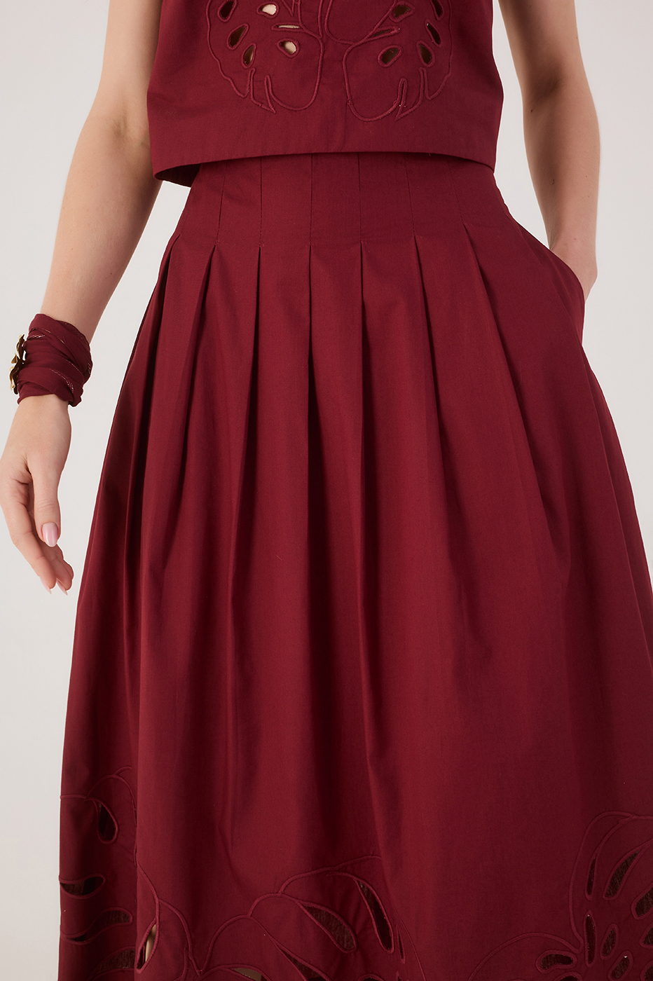 Embroiedered Midi Skirt_4