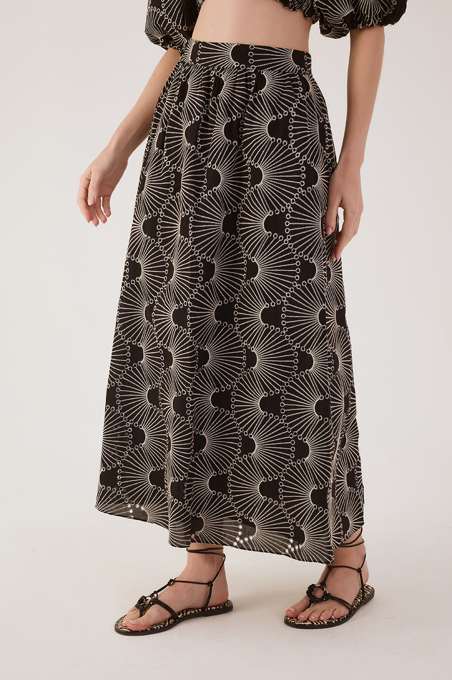 Embroirdered Maxi Skirt_3