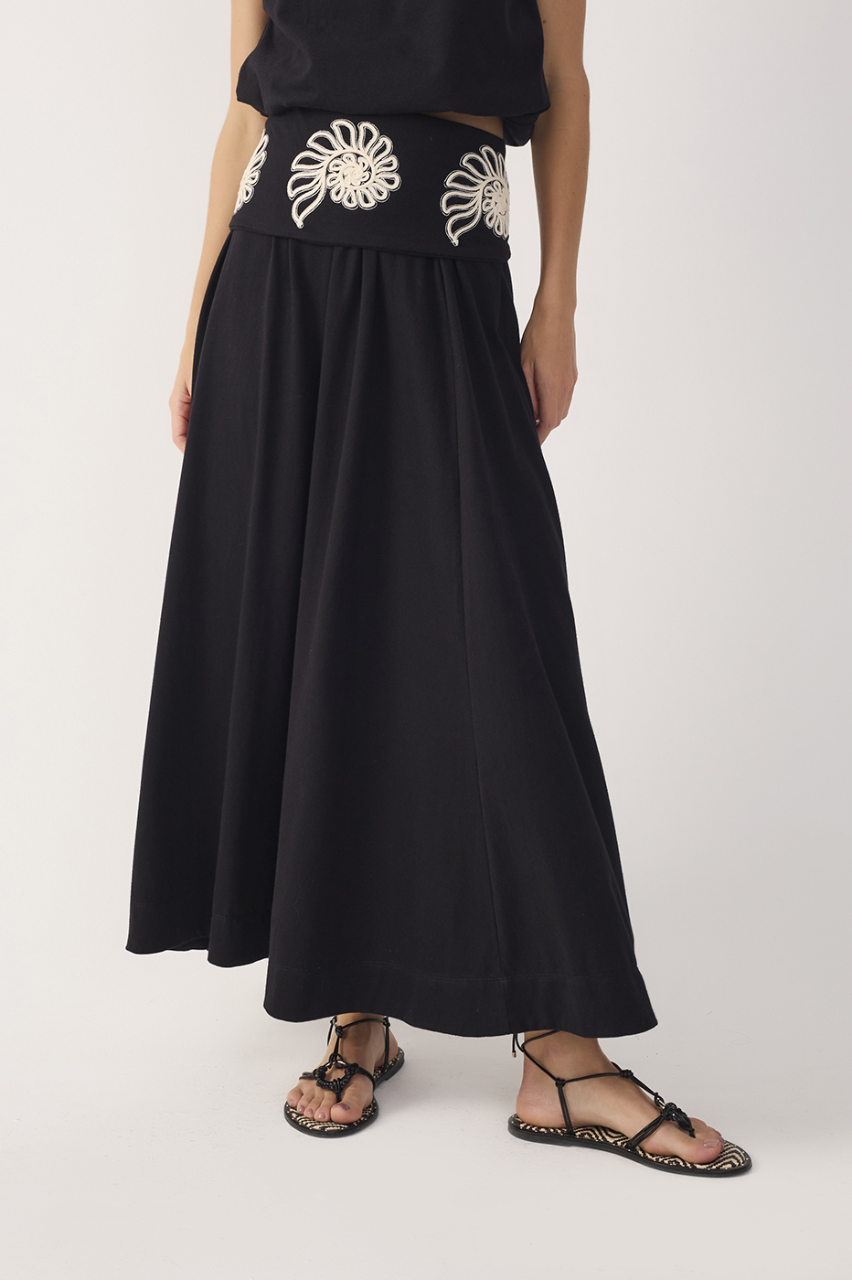 Skirt with Embroidered Sash_4