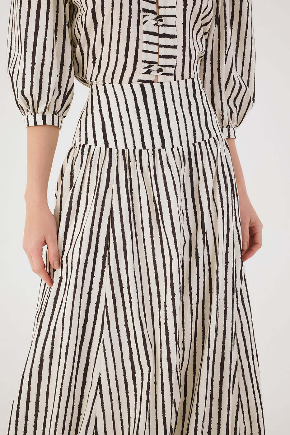 Bicolor Icarai Elastic Waistline Balloon Maxi Skirt