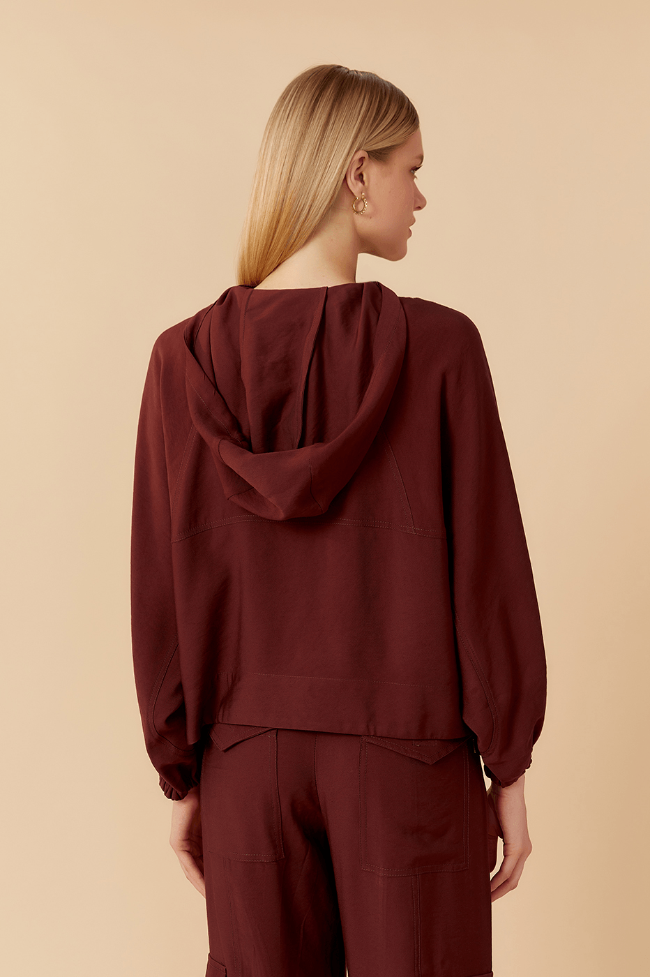 Hooded Jacket Pockets_4