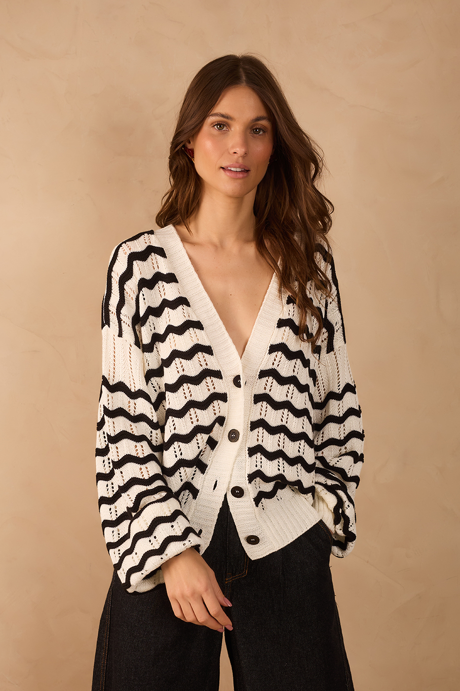 Black And White Ondas Buttoned Tricot Cardigan