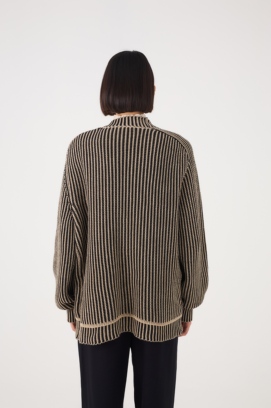 Off-White And Black V Neck Cuffed Tricot Cardigan
