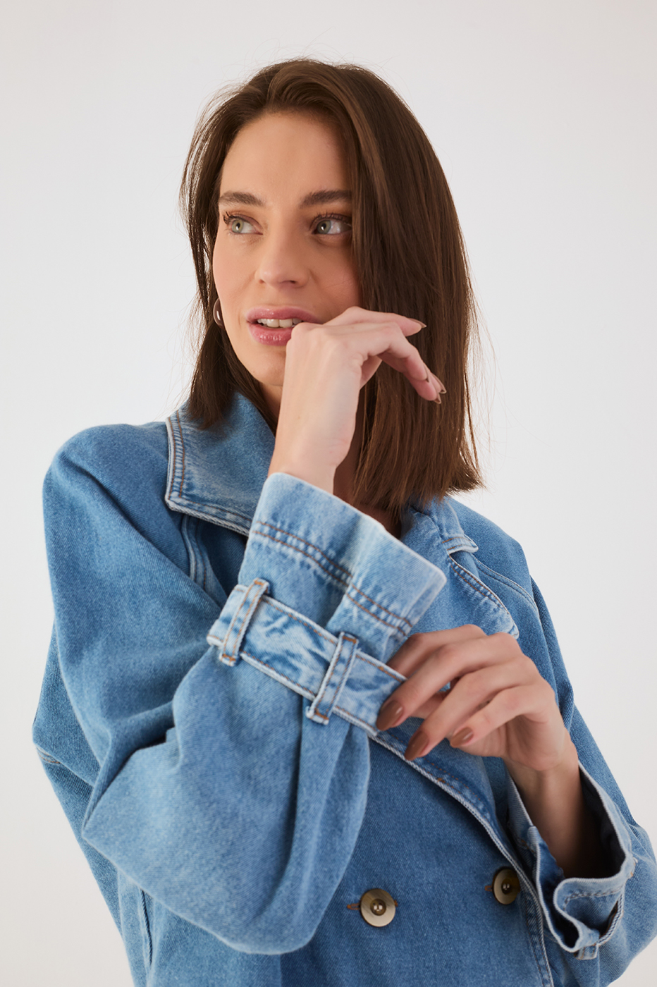 Denim Notched Lapel Buttoned Crop Trench Coat
