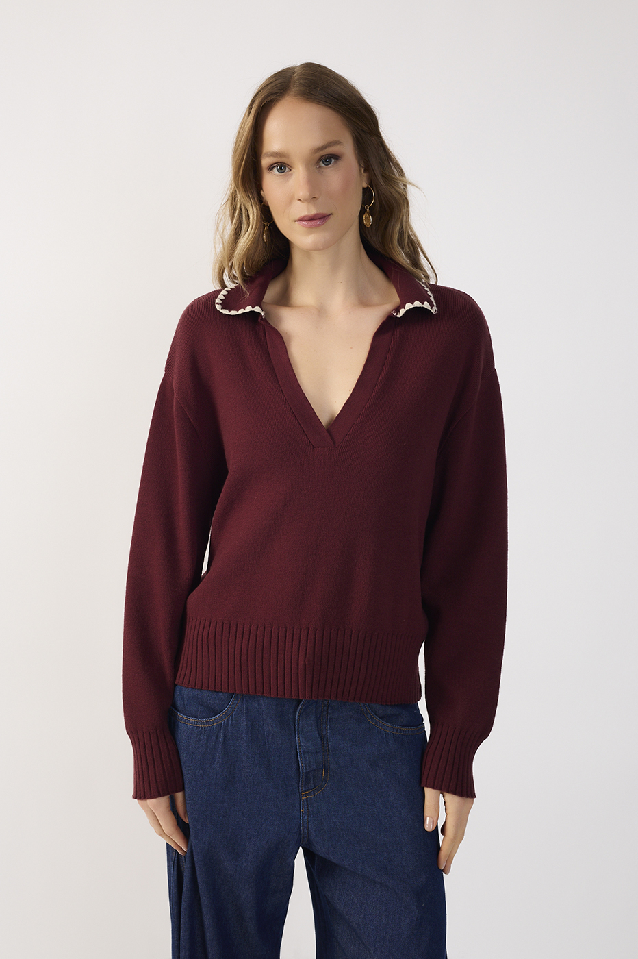 V-neck Knit Sweater With Delicate Shoulder Detail_4