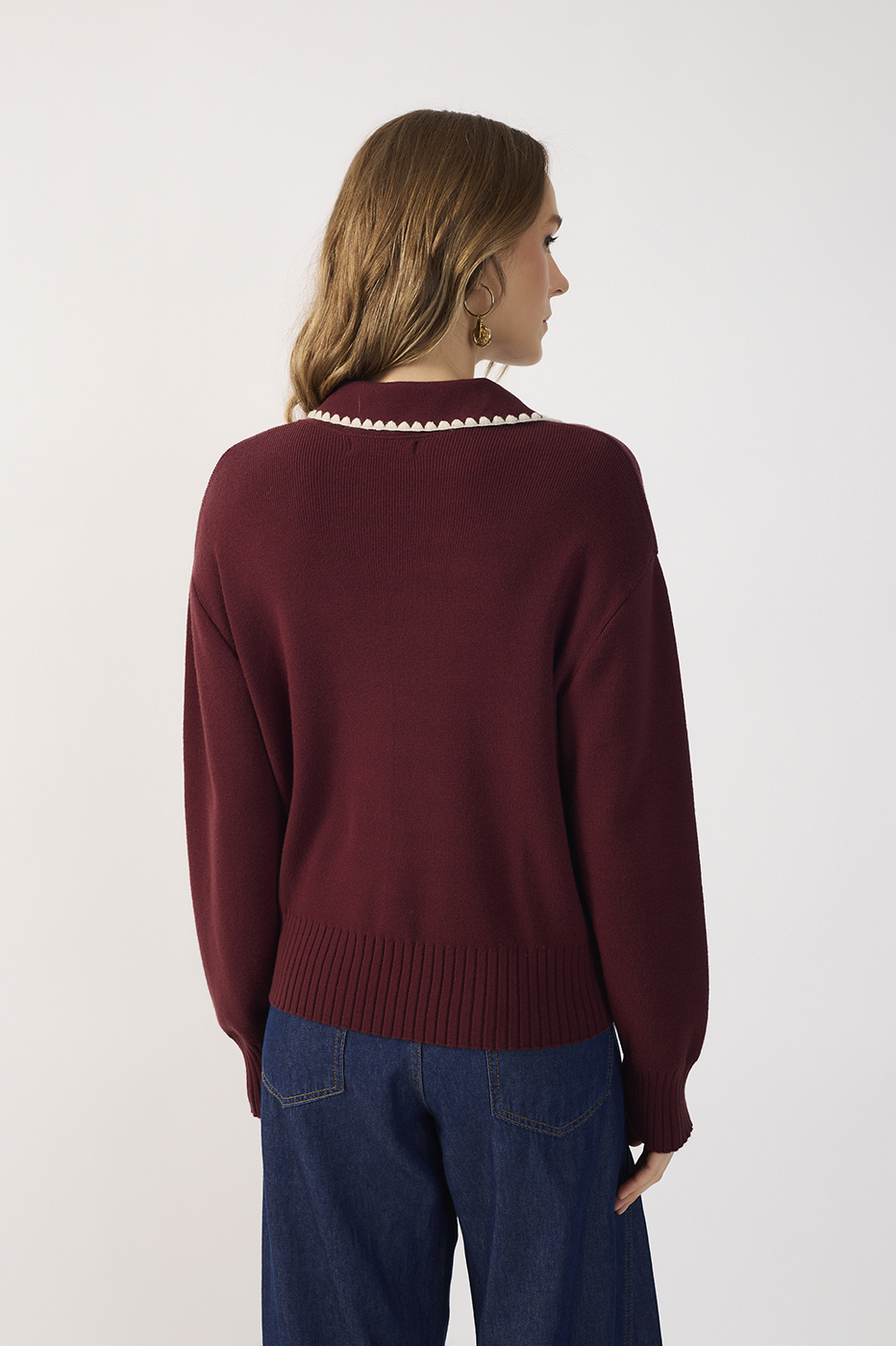 V-neck Knit Sweater With Delicate Shoulder Detail_5