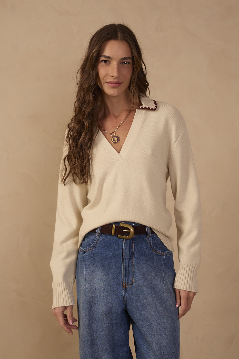 V-neck Knit Sweater With Delicate Shoulder Detail_1