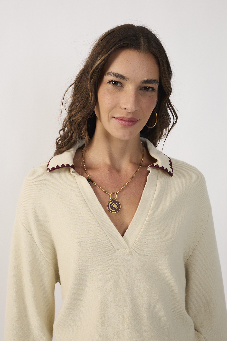 V-neck Knit Sweater With Delicate Shoulder Detail_5