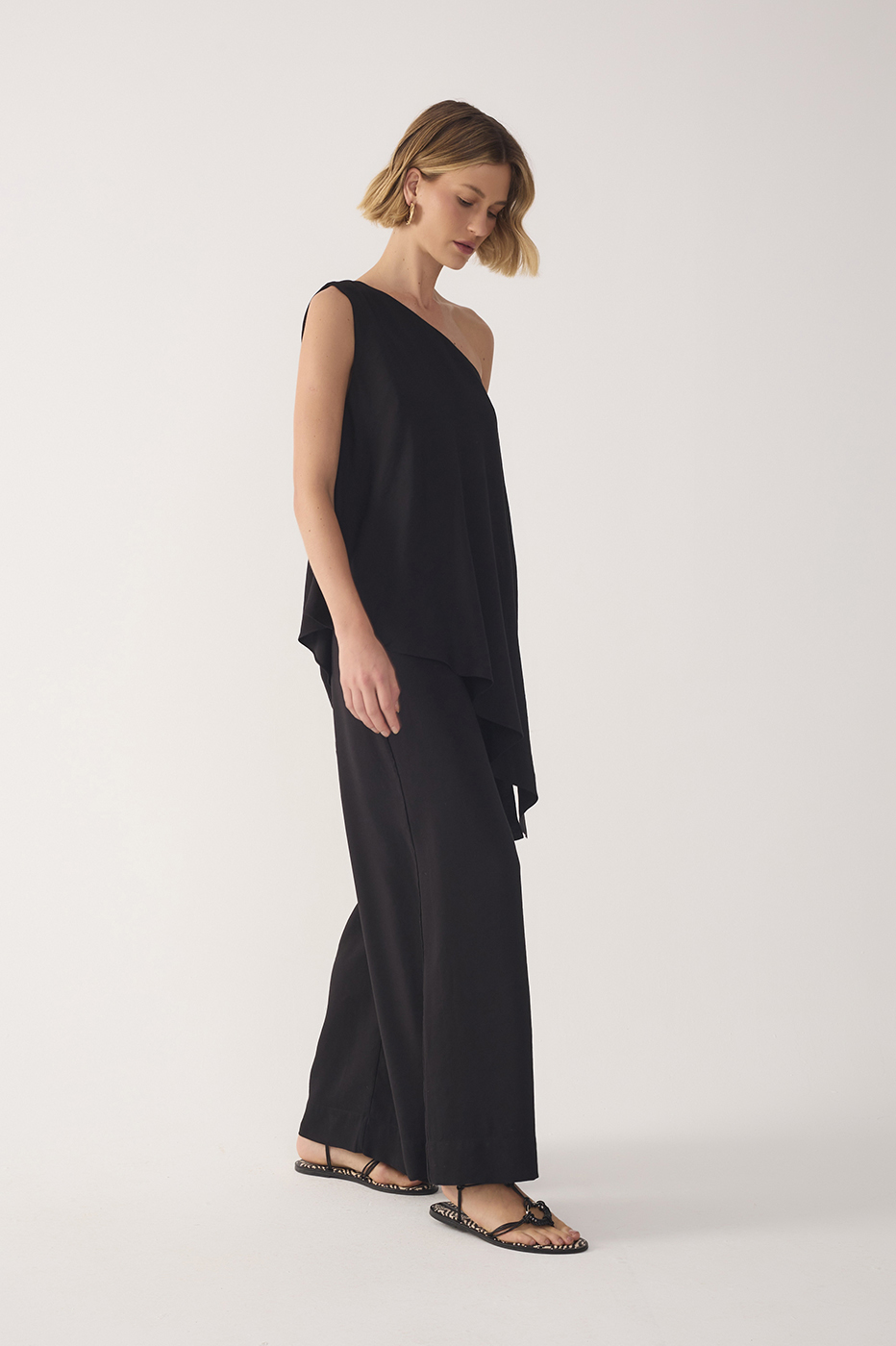 One-Shoulder Overlay Jumpsuit_3