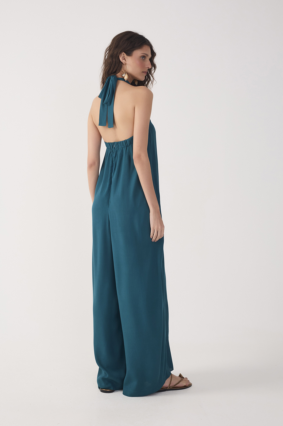 Green Halter Neck Layered Crepe Jumpsuit_7