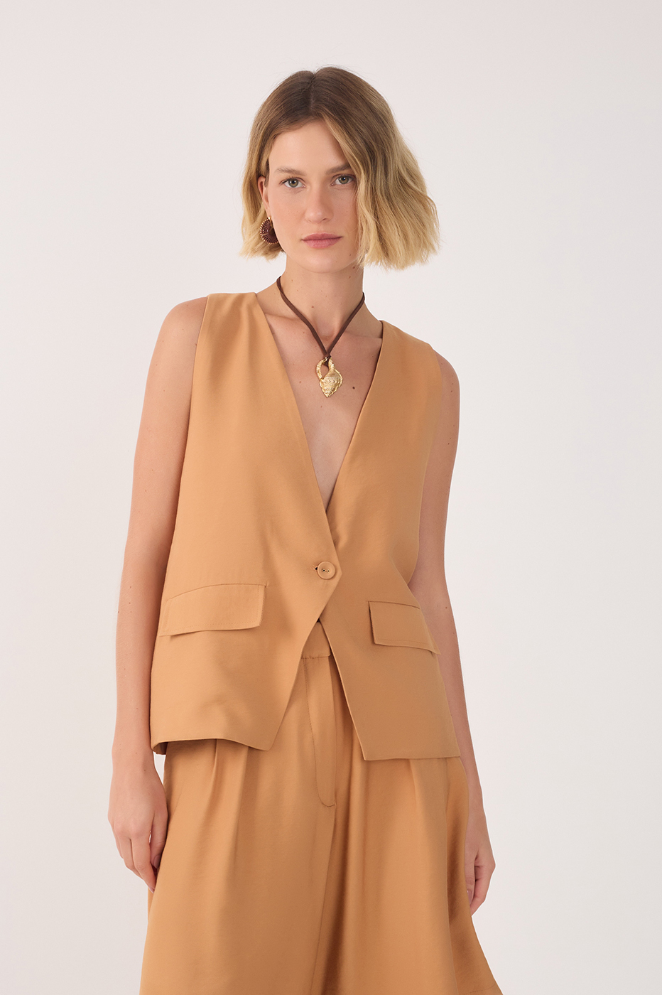 Elongated Back Elastic Vest_2