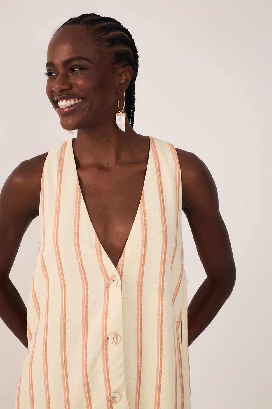 Linen Buttons Vest_4