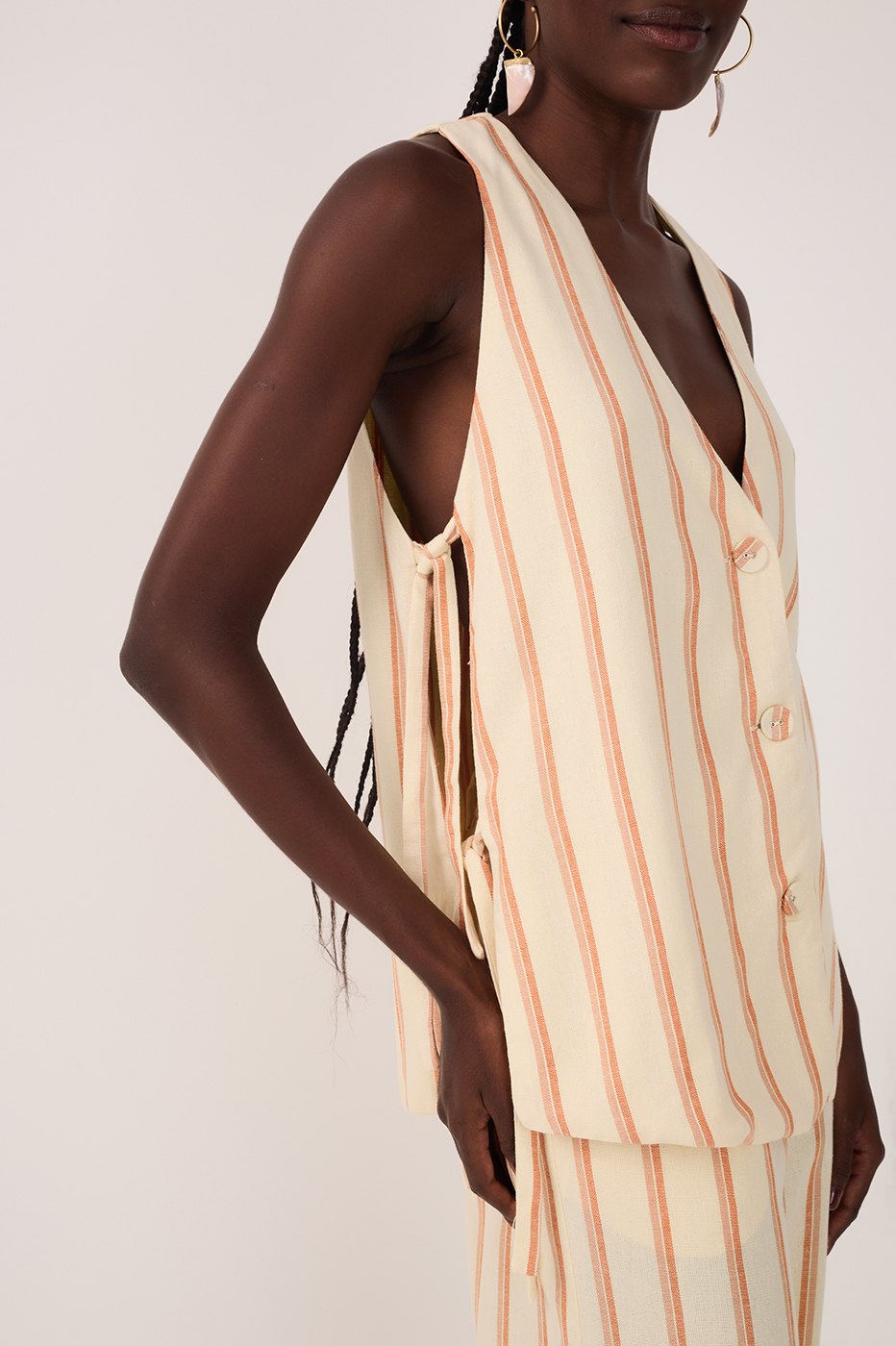 Linen Buttons Vest_5