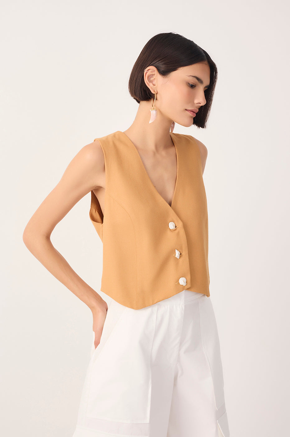 Linen Shell Button Back Linen Shell Buttons Vest in Summer Beige | Dress To