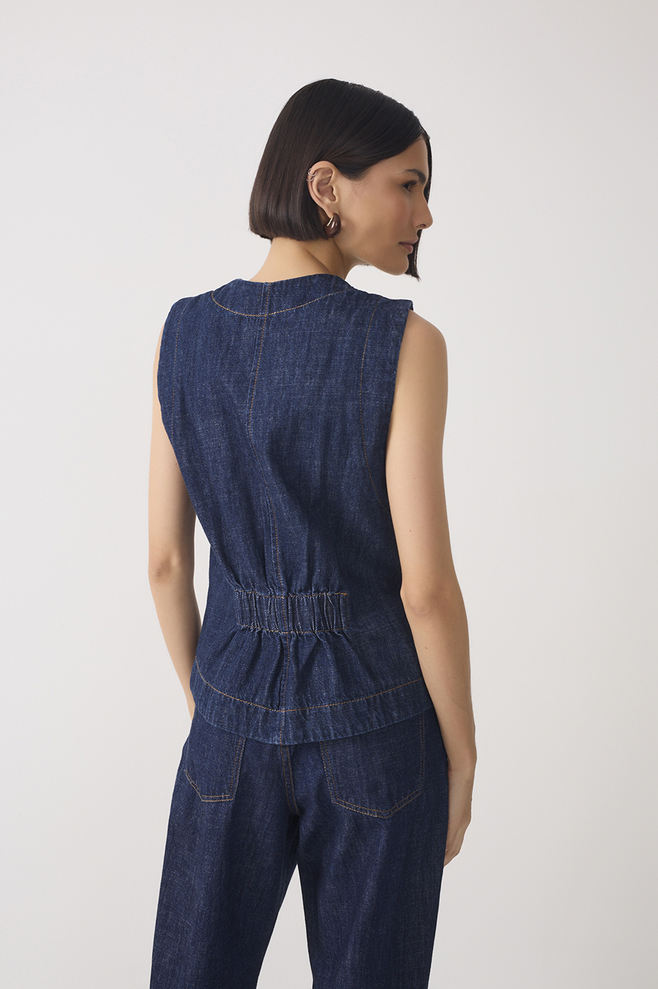 Denim Smocked Back Sleeveless Vest_4