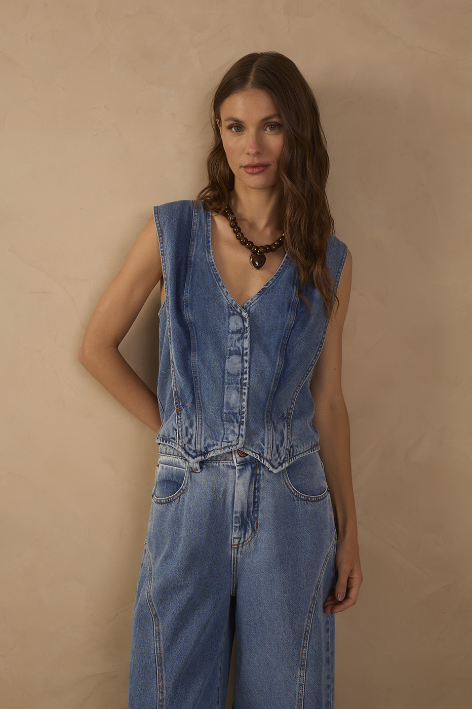 Denim V Neck Buttoned Sleeveless Vest_1
