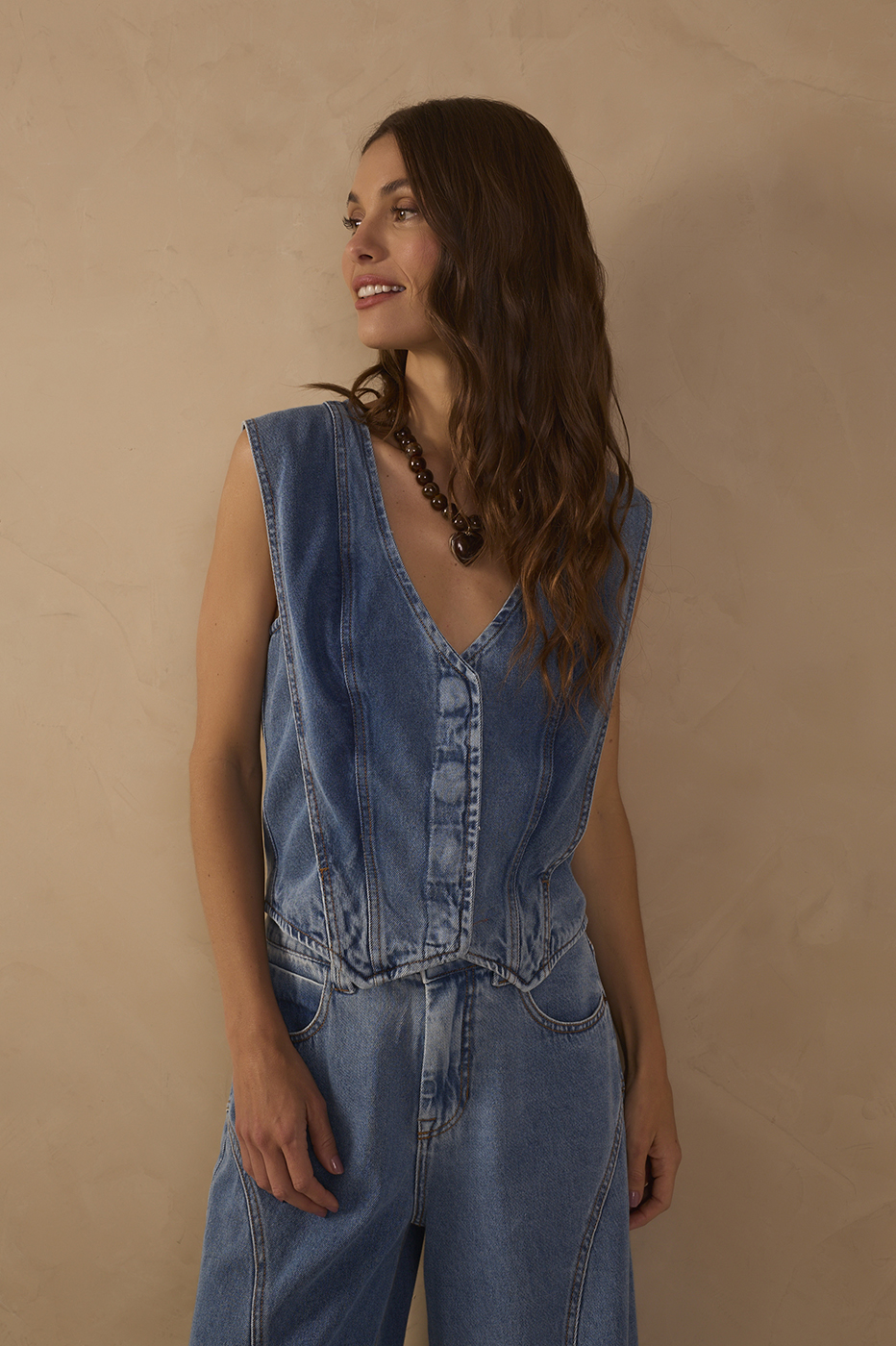 Denim V Neck Buttoned Sleeveless Vest_2