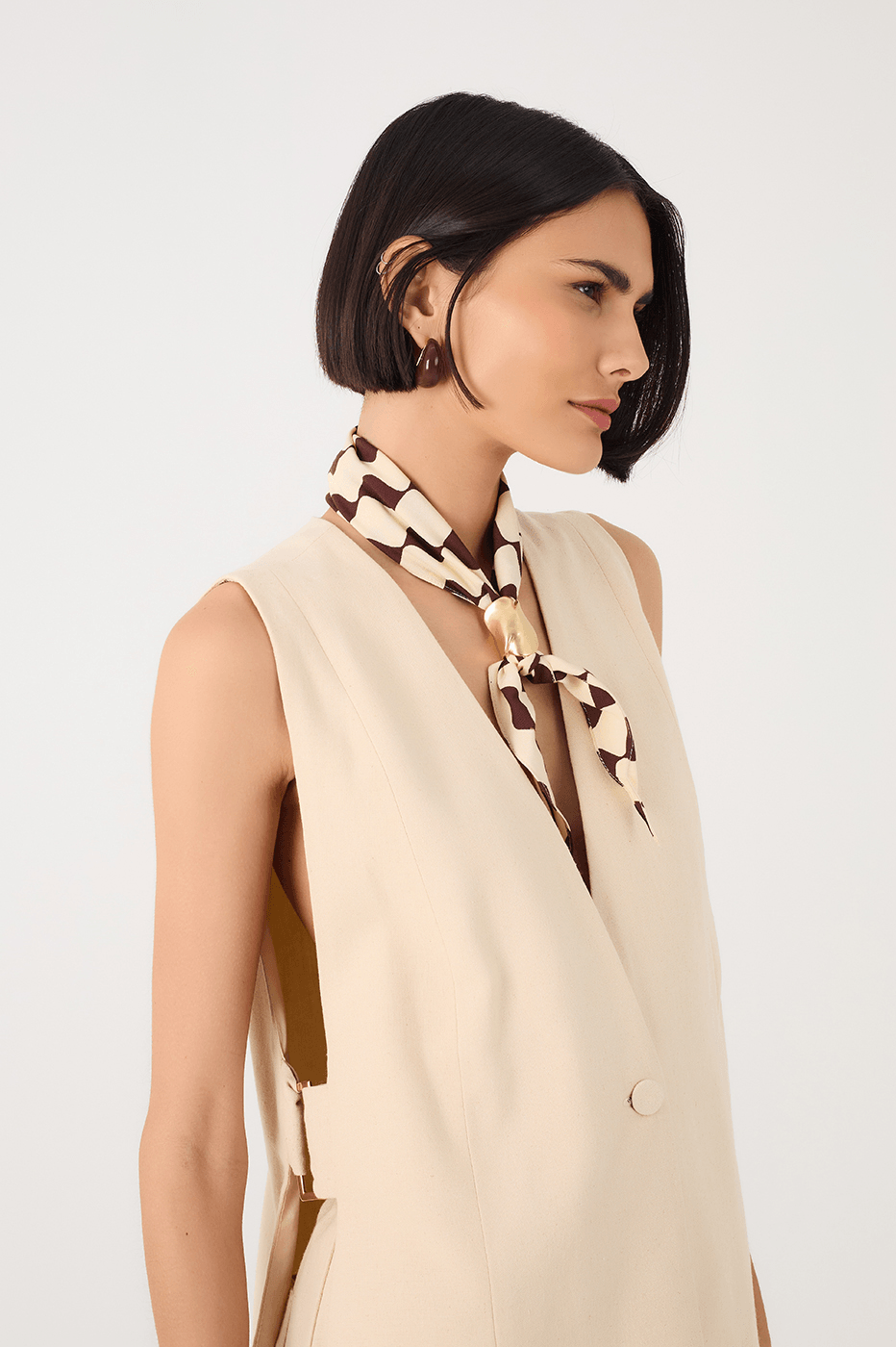 Off-White Plunging Neck Buttoned Side Buckle Linen Vest