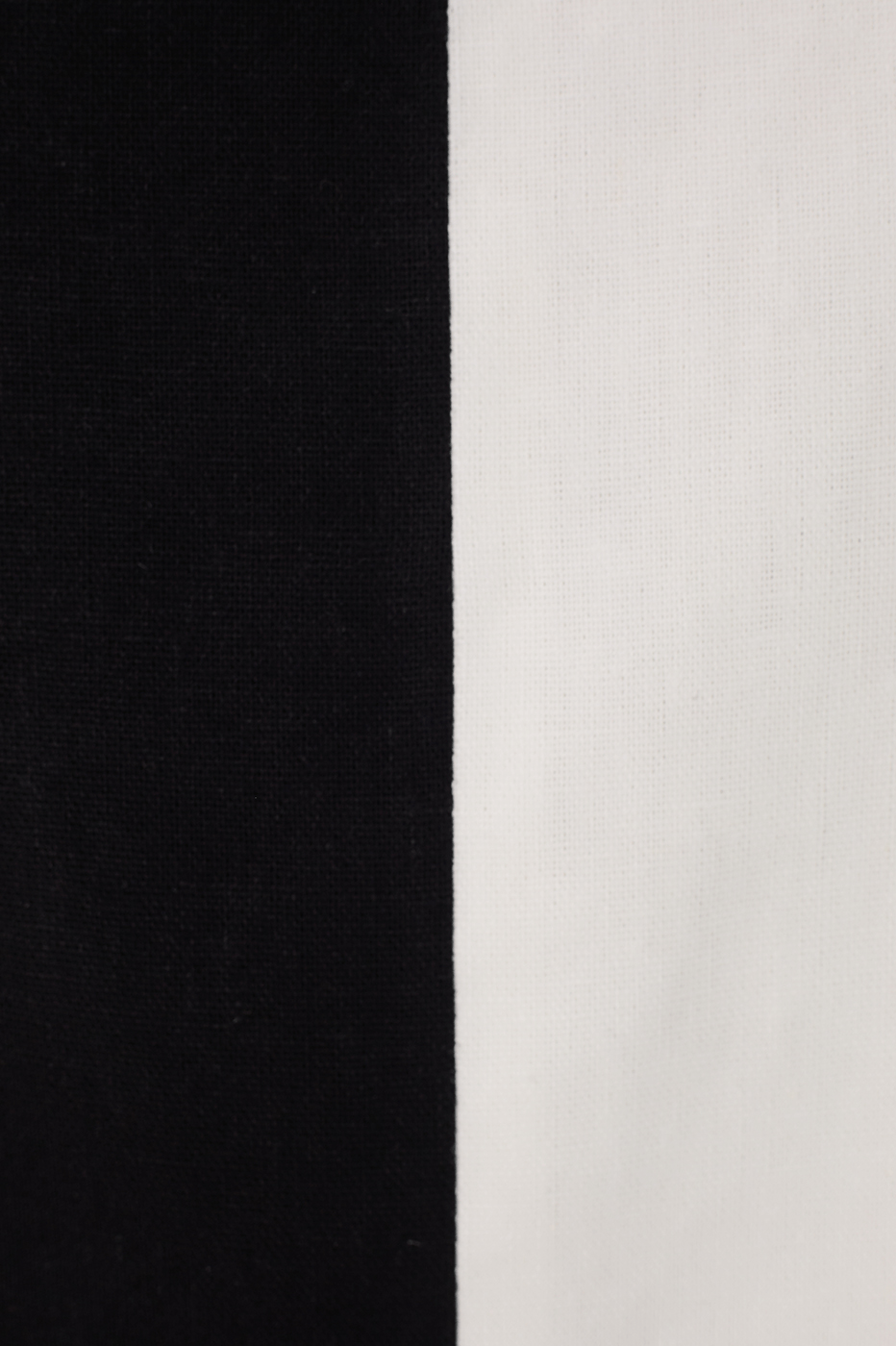 Off-White And Black Ondas Buttoned Sleeveless Linen Vest