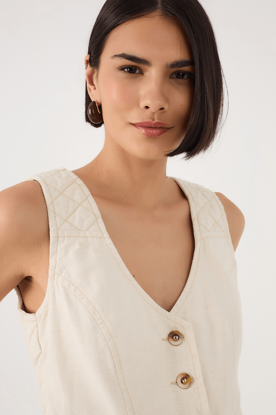 Off-White Buttoned Sleeveless Quilted Linen Twill Vest