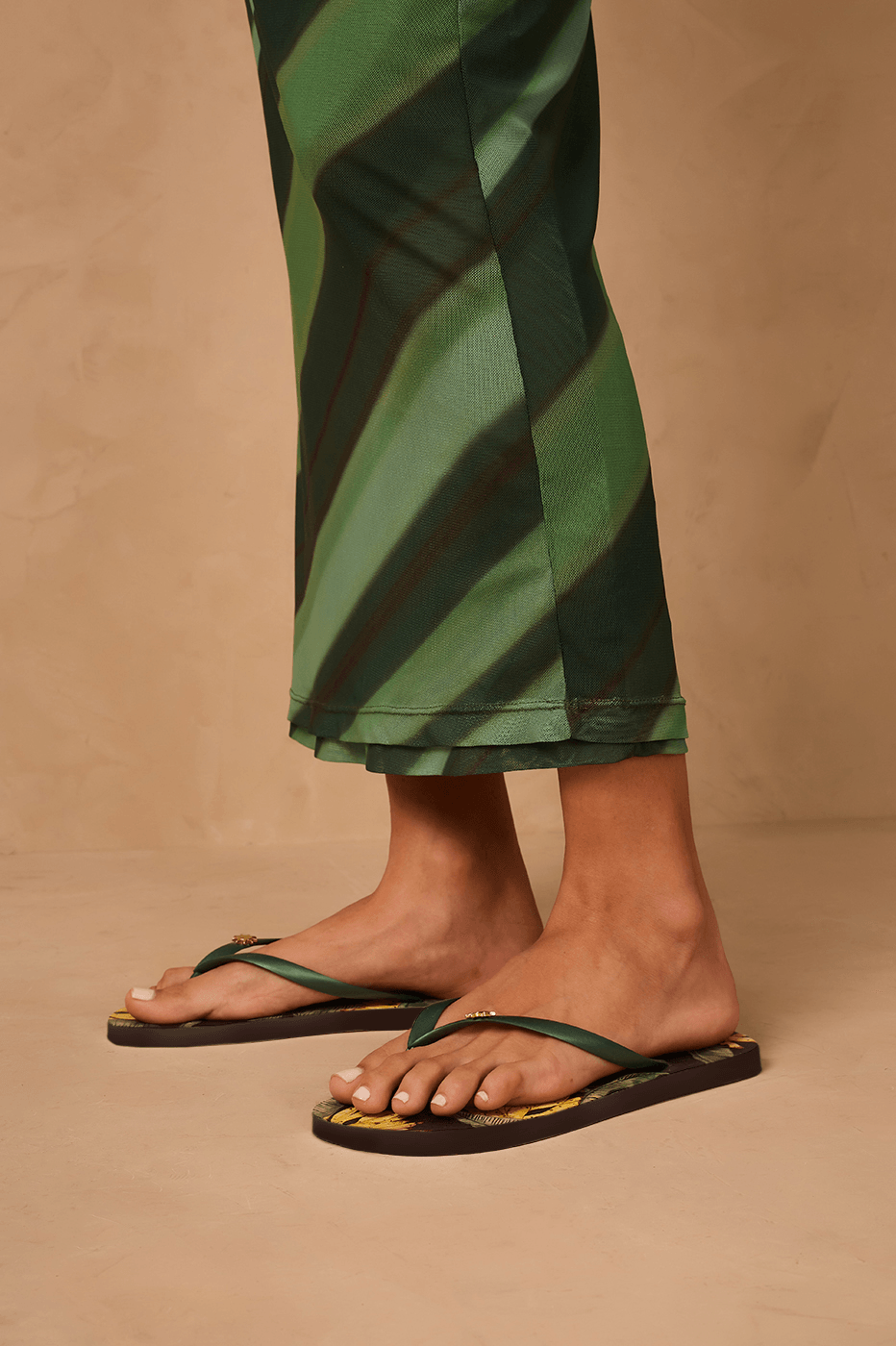 Black Paraiso Tassel Flip Flops
