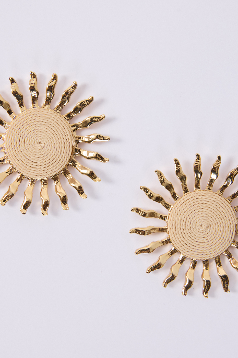 Woven Raffia Sunburst Earrings_2