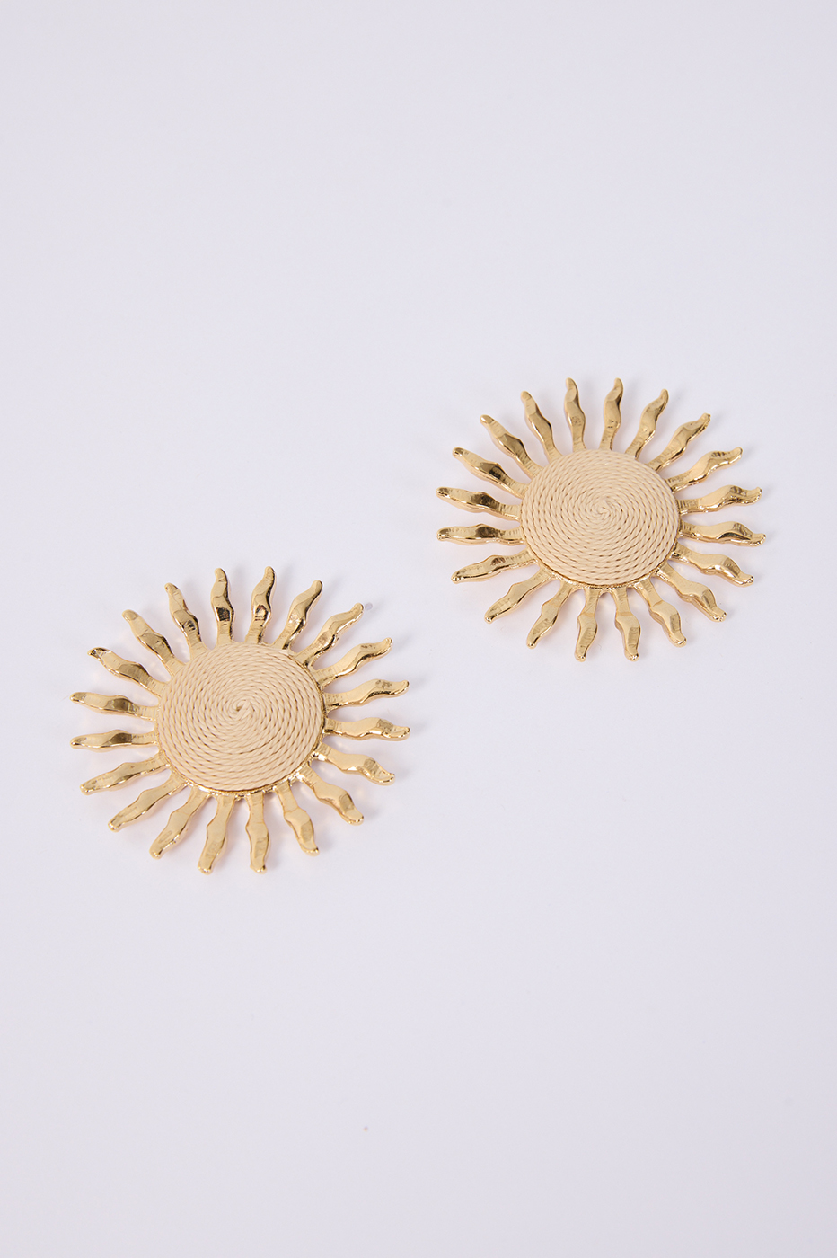 Woven Raffia Sunburst Earrings_3