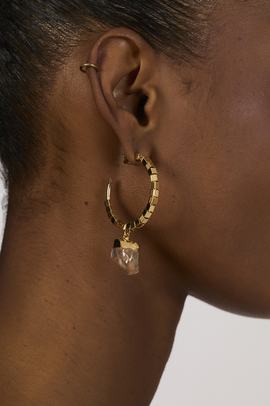 Golden Hoop Stone Detail Earrings_4