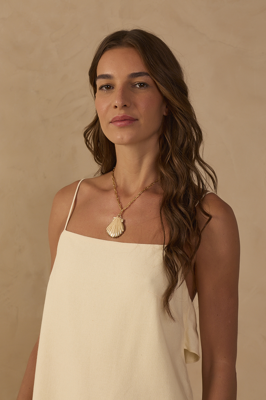 Straw Scallop Medallion Necklace_1