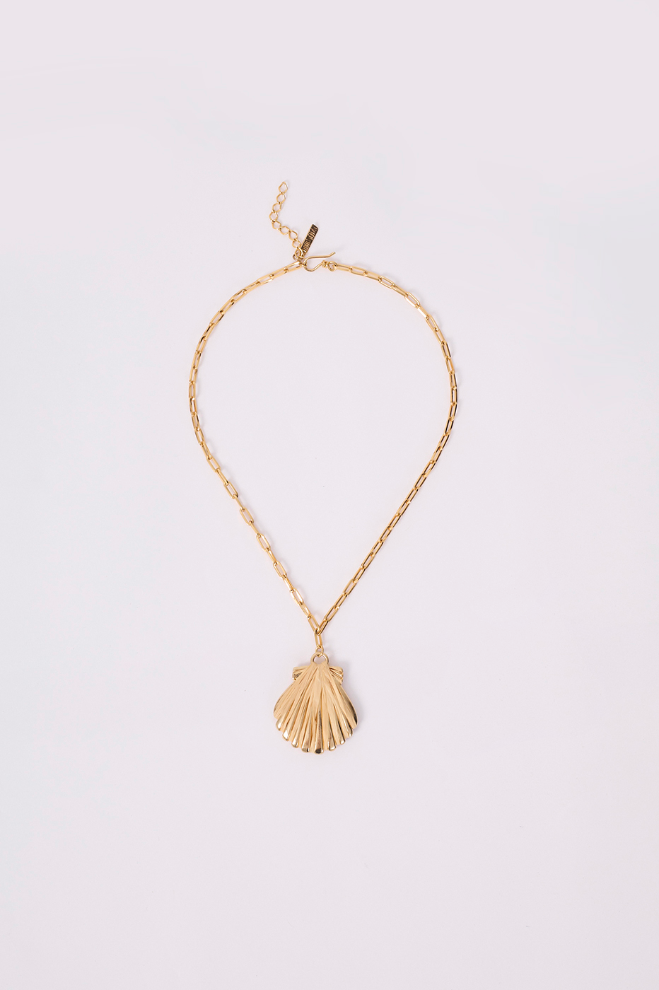 Straw Scallop Medallion Necklace_5