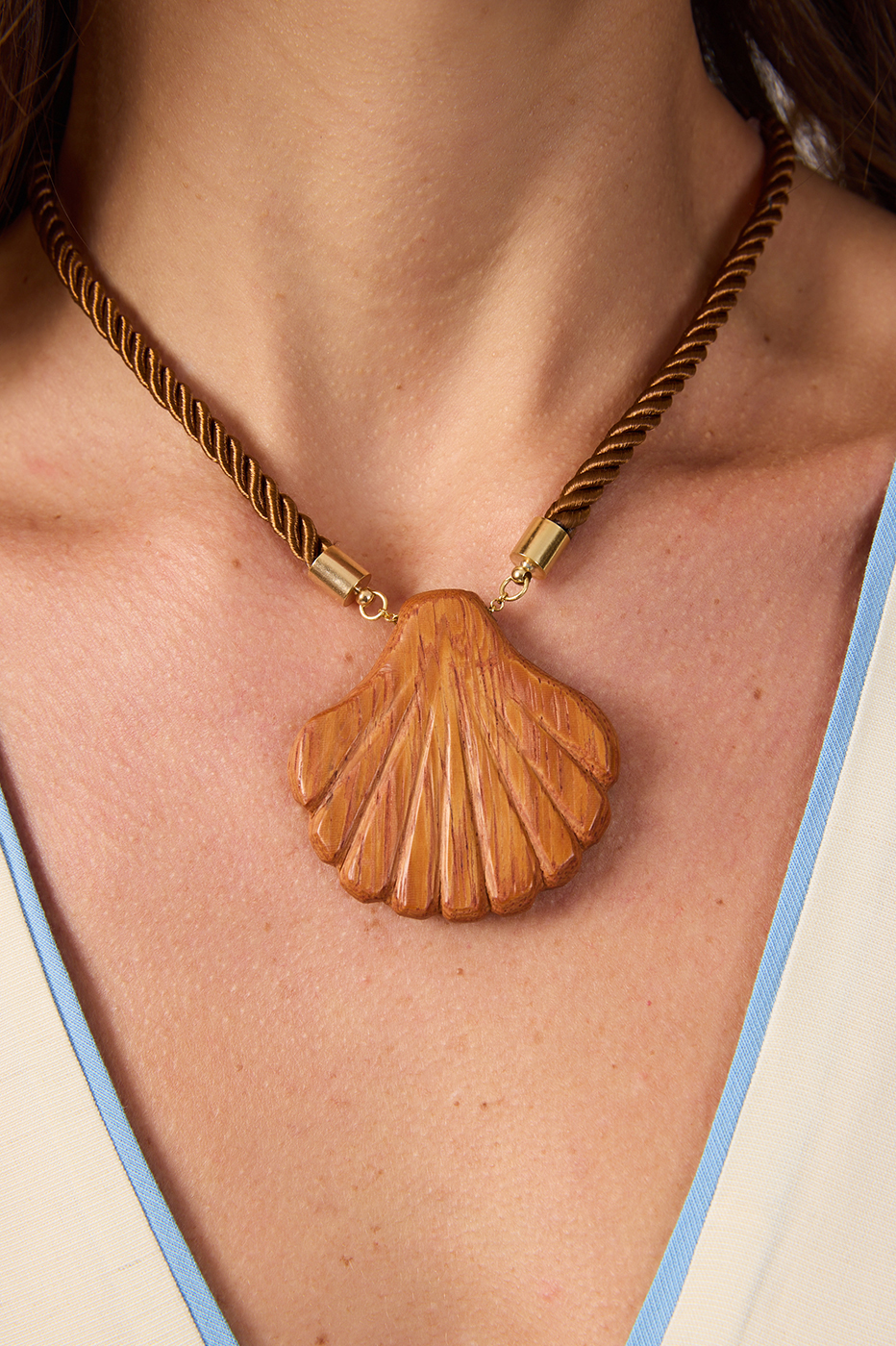 Brown Wooden Shell Pendant Necklace_4