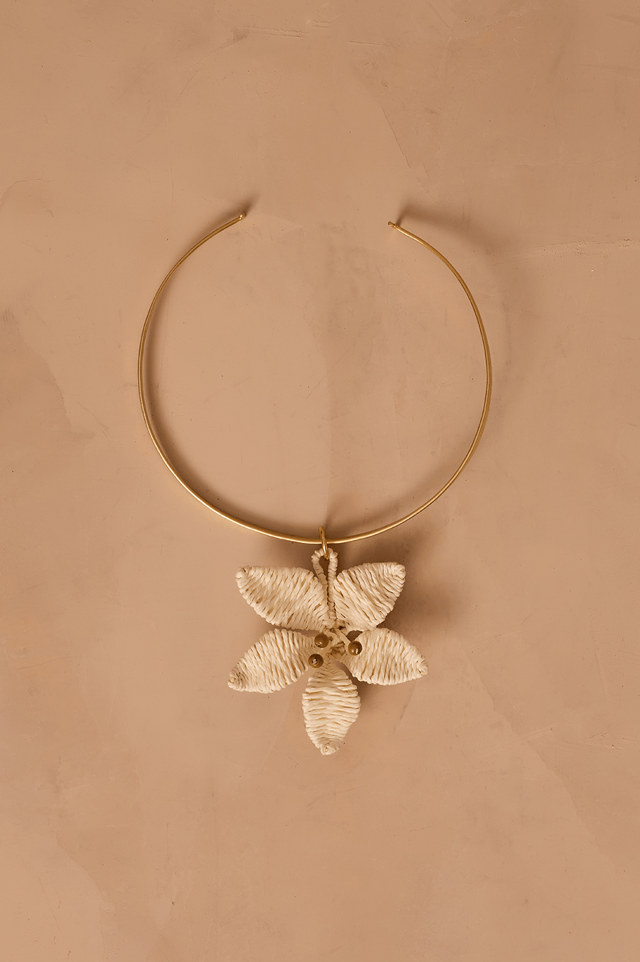 Natural And Gold Hibiscus Straw Open Necklace