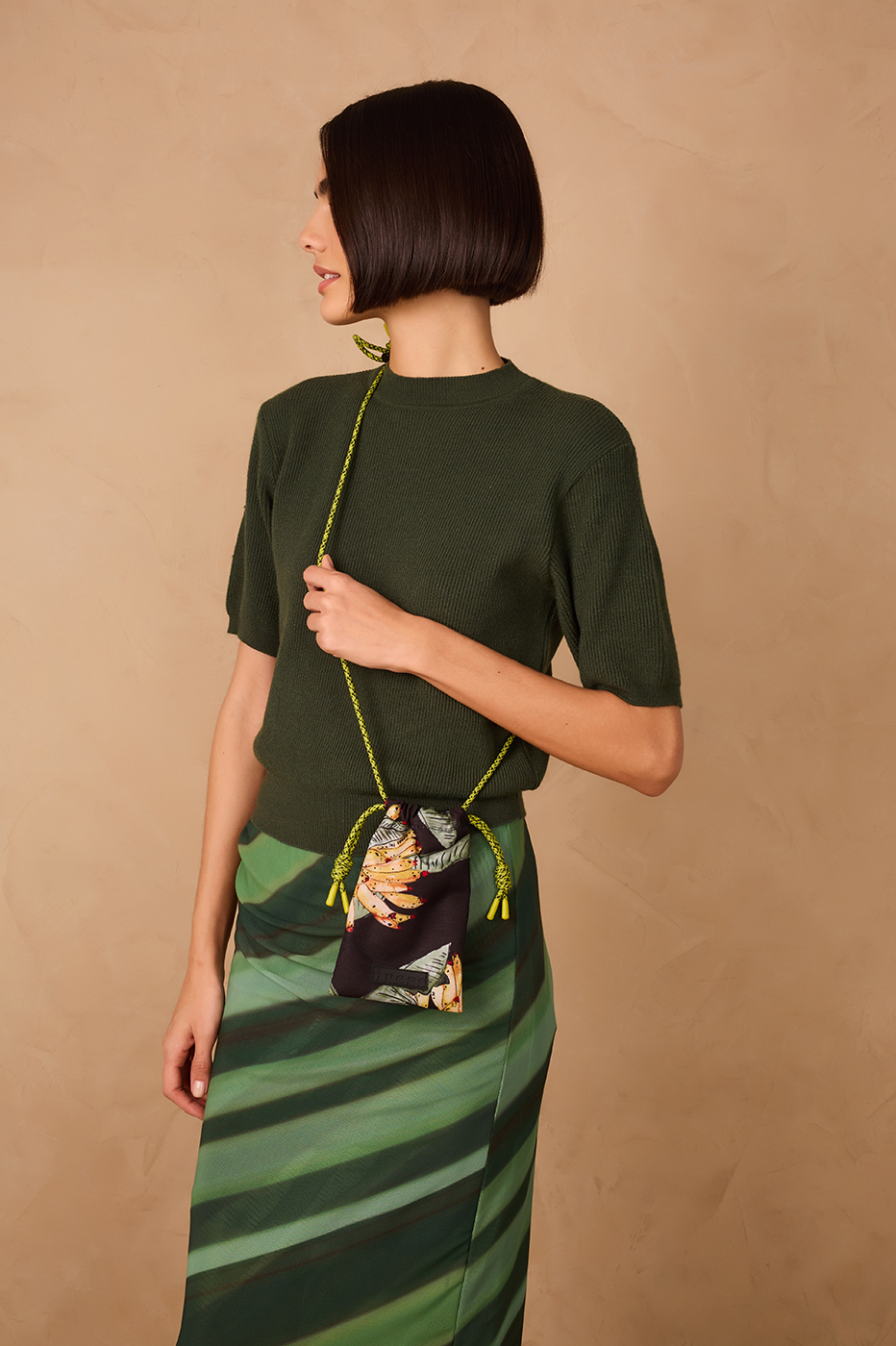 Black Paraiso Print Phone Bag