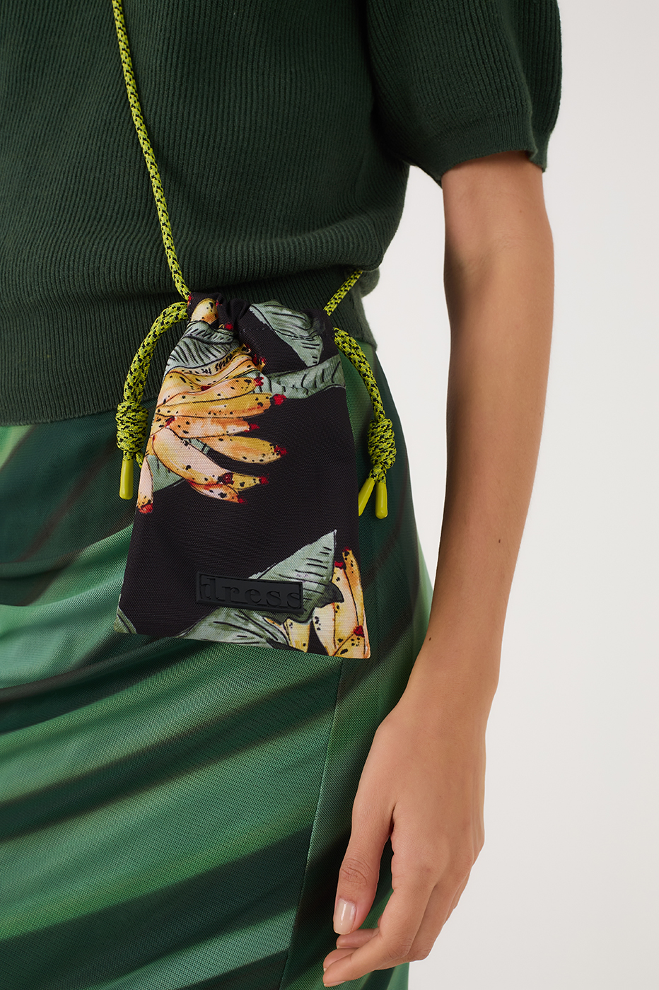 Black Paraiso Print Phone Bag