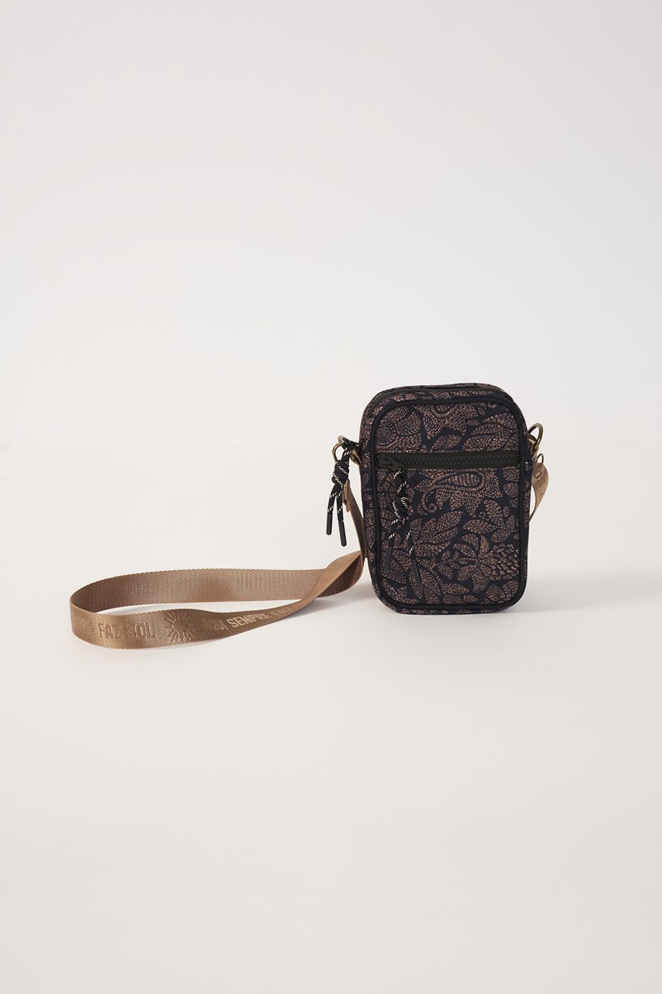 Black Charme Zip Crossbody Bag_3
