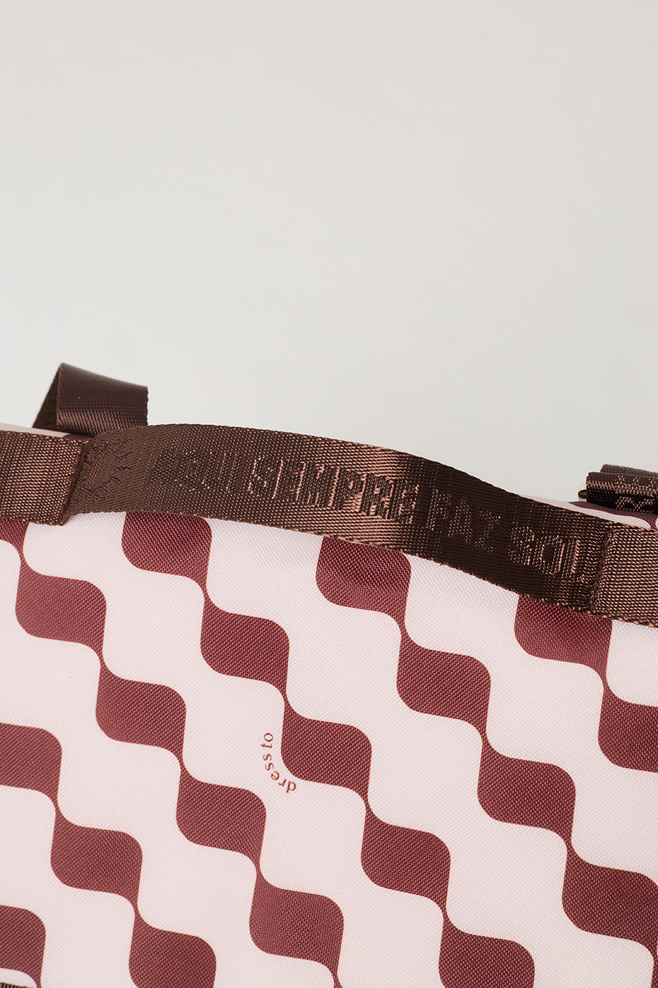 Brown Bossa Nova Handle Strap Insulated Lunch Bag_5