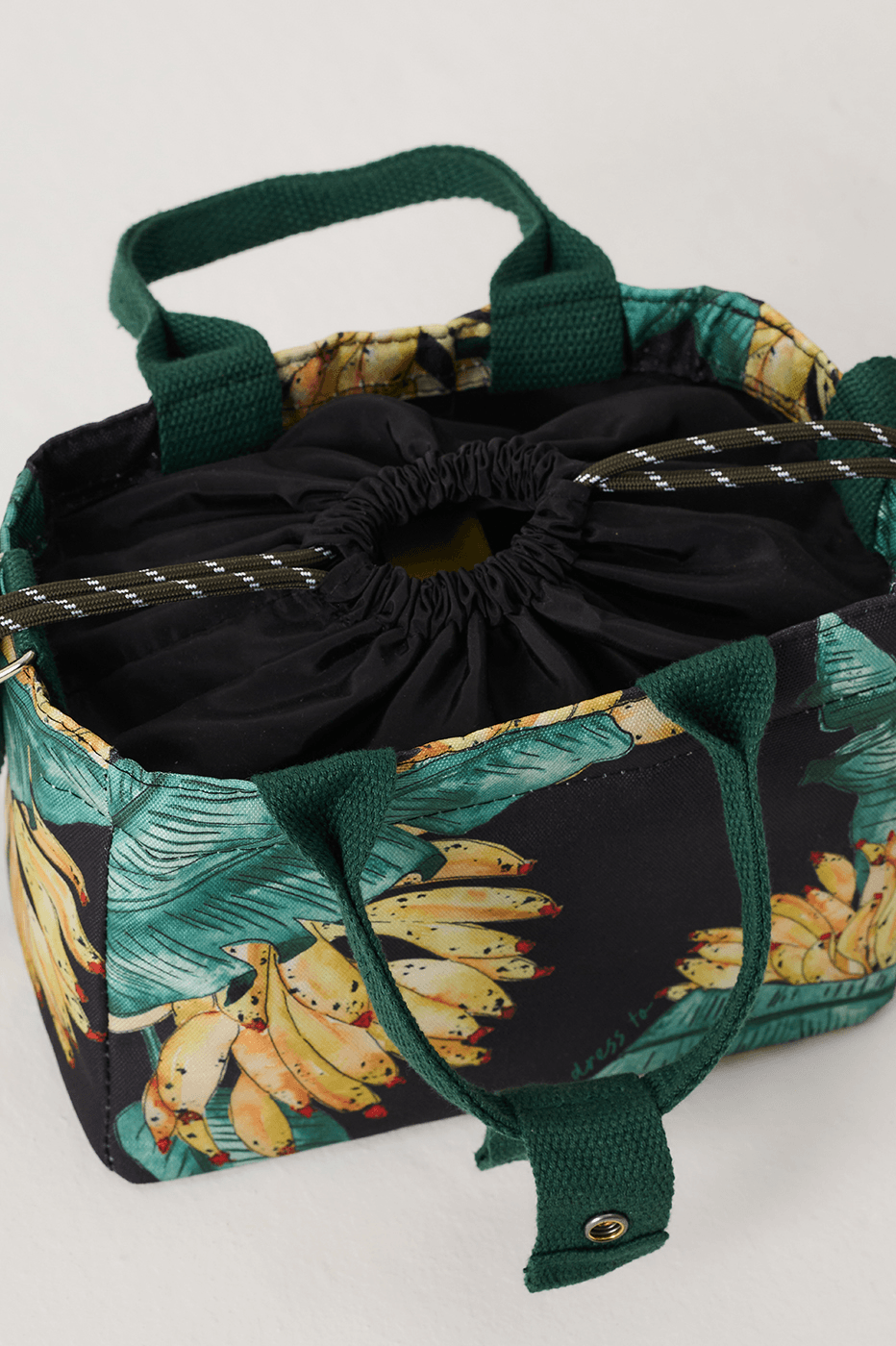 Black Paraiso Handle Strap Insulated Lunch Bag With Containers