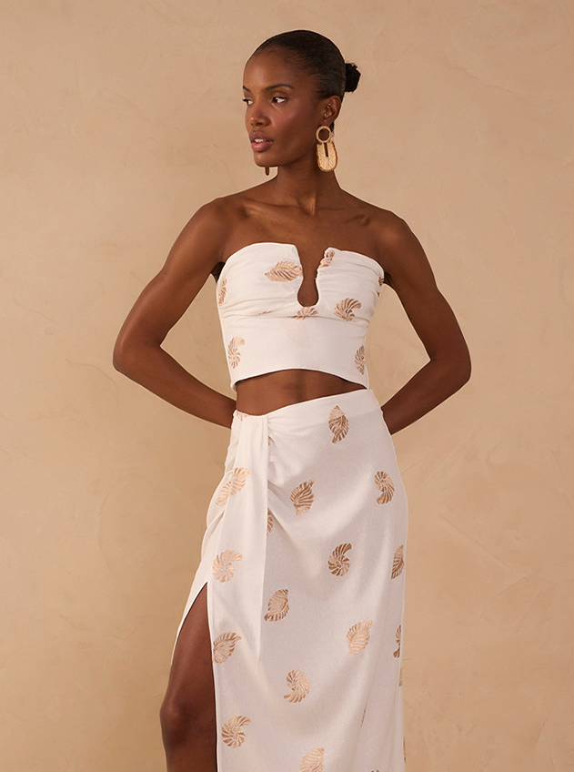 Dress To: Bringing Joy and Style to Women's Fashion Dress To: Bringing Joy and Style to Women's Fashion